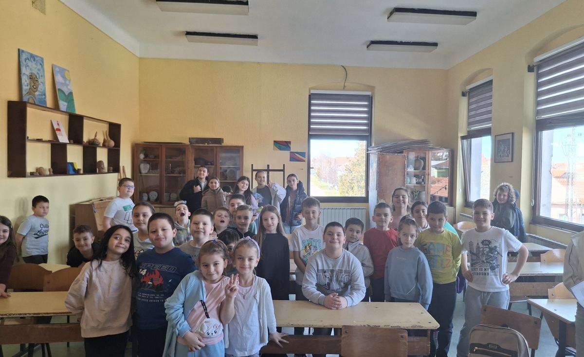 Школско такмичење вокалних извођача – солиста – „Триолица“